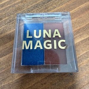 Luna Magic Blue and Brown Eyeshadow Duo